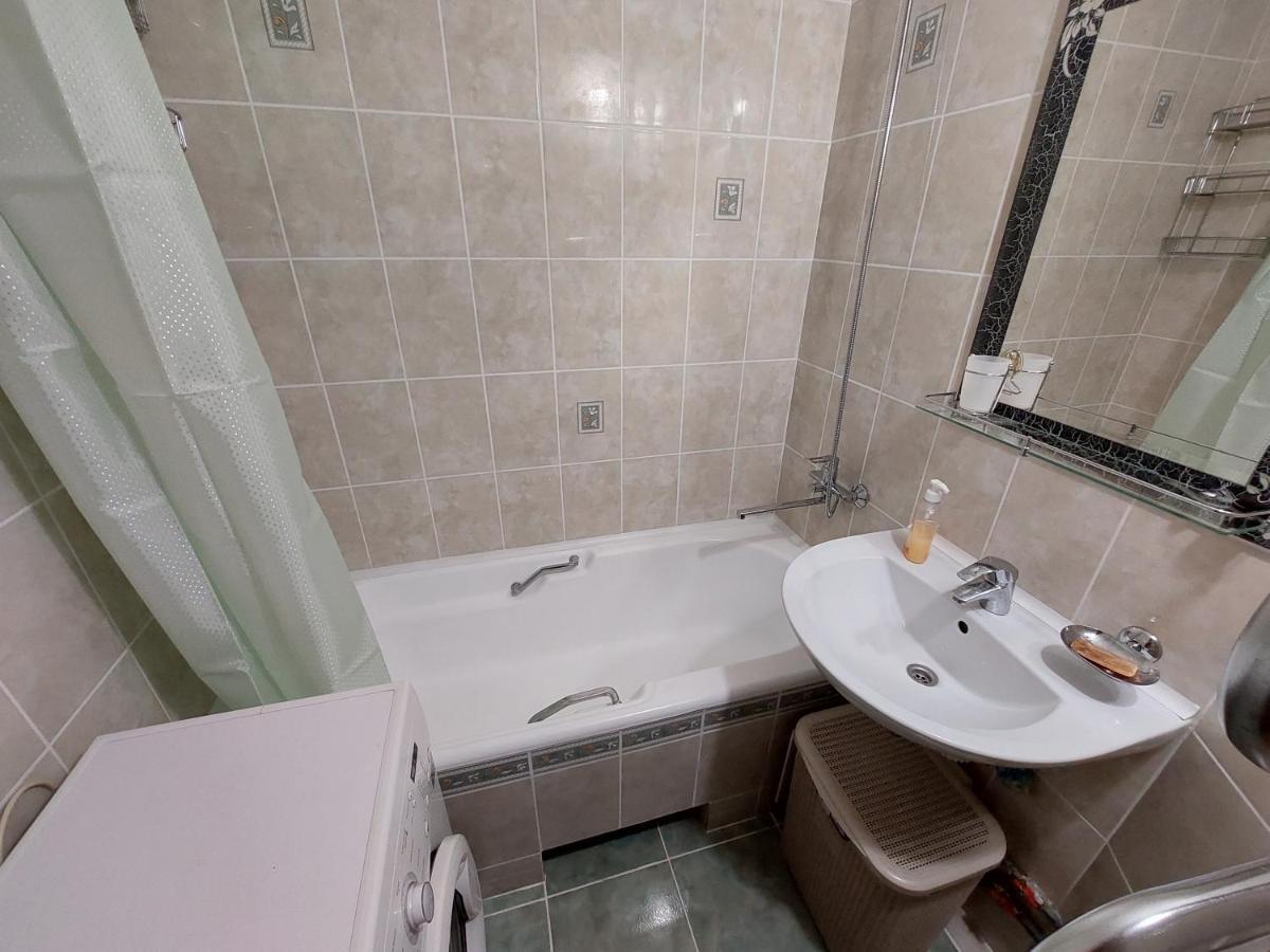 2К Апартаменты Ул.Ревуцкого 19/1 Kiev Exteriör bild